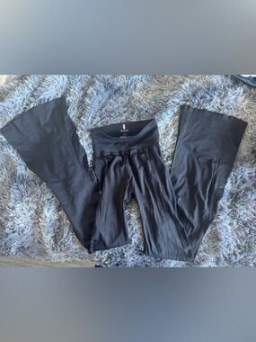 FP Movement Black Wide-Leg Pants XS/S – Factory Defect, Missing Exterior Logo